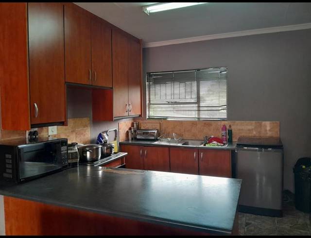 3 BEDROOM APARTMENT FOR SALE IN BRACKENDOWNS
